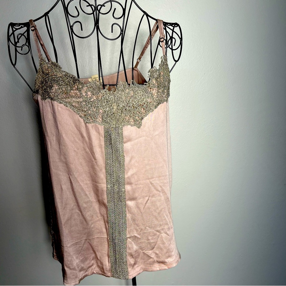 TINY from‎ Anthropologie 100% rayon y2k tan blouse Small crochet details gold
